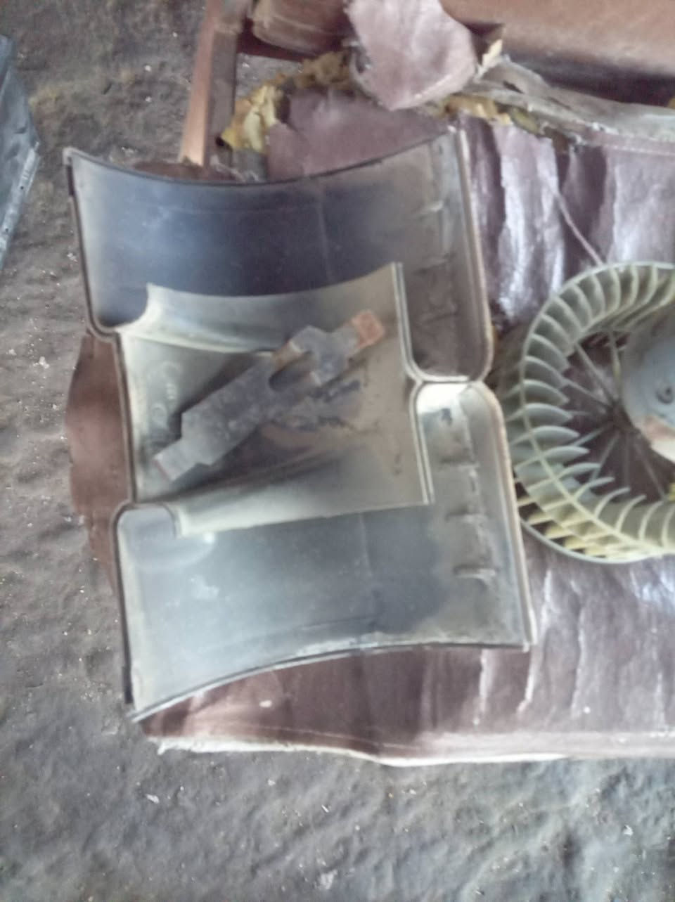 للبيع غراض 700المكان كربلاء الحسينه يوجد خدمت توصيل كافت المحافضات قطع زغار فقط ***********
