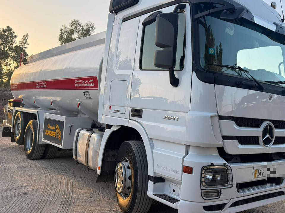 سلام عليكم اكتروز للبيع مديل. 2005
🌟رقم :بصره.  الحجم :2541 سنويه وهزه جديده بسمي 

🌟الحموله :20,000 الف لتر 

كير ٨ نمر  سحال تك تاير (حرفش ) سياره كامله ما ناقصها شي 

🌟[تفاصيل :(منظومه سحب ودفع +عداد جديد + بكره جديده + صونده كتان الاصليه ٢٠ متر + خنزيره الاصليه ) بداخل الصندوك مخفيات ]

  🌟بيها طوناج 20 الف لتر جديد لمده سنتين  

والسياره جديده بمعنى الكلمه 

🌟السعر النهائي : ٥٢٥ ورقه يعني ٥شداد وربع 

🌟للاستفسار الاتصال بالأرقام التاليه 

*********** 

***********
