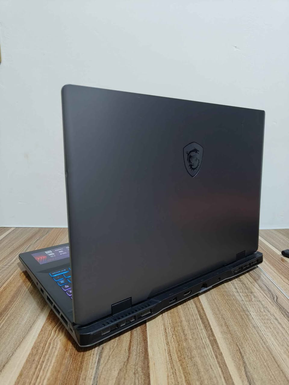 لاپتۆپێکی زۆر تایبەت لە براندی MSI 
زۆر کەم ئیشی کردوە تایبەتە بەکاری دیزاین و ئەندازیاری و گەیمی زۆر قورس هەموو بابەتێکی قورس 

نرخی تەنها:1,450,000

Msi Sword 16 HX B14V
Cpu: Core i7 - 14700HX(20 CORE🔥)
Gpu: RTX 4060 8G (115WATT💨)
Ram: 16 DDR5 5600MT/S
Hard: 1 Tera SSD NVME
Display: 16" WUXGA 144hz🥶
Keyboard: RGB 

گەیاندن بەردەستە بۆ تەواوی کوردستان 
***********/واتسئەپ
*********** حلبجة, السليمانية
