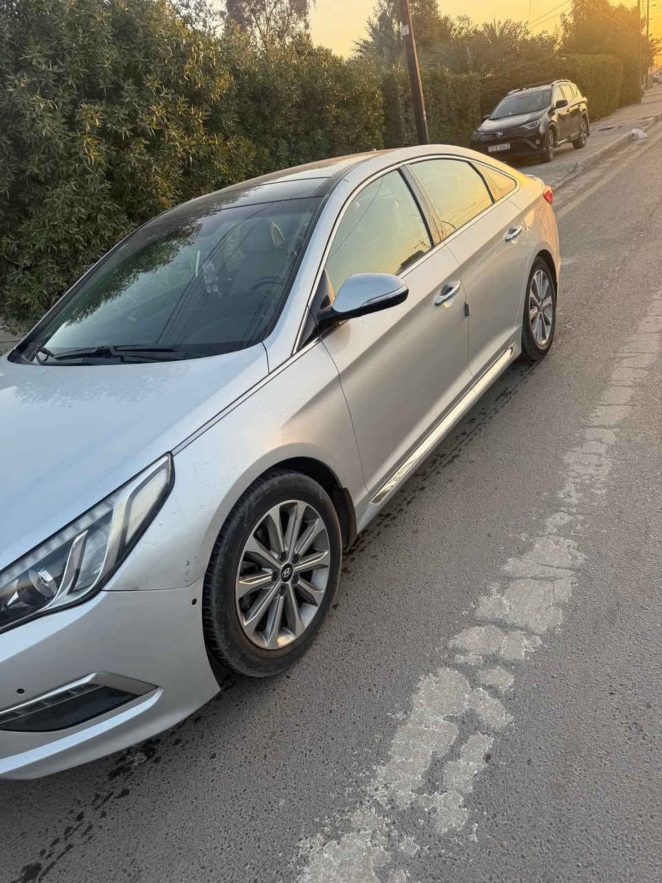 � للبيع – Hyundai Sonata 2016 Limited (فل مواصفات)

🔹 الموديل: سوناتا 2016 لمتيد
🔹 المواصفات: أمريكي – فل مواصفات
🔹 الممشى: 53,000 ميل فقط
🔹 الحالة: جاهزة بالكامل – استخدام شخصي

⚠️ الملاحظات:

 • حادث امريكا  بحوض الجنطة شبر
 • بيها مكانات بارد (مذكورة بكل وضوح)

💰 السعر: 140 ورقة
✔️ قابل للتفاوض للجادين فقط

📍 العنوان: بغداد – البياع – الرافدين
📞 رقم الهاتف:‭0783 873 2706‬

🔑 سيارة عملية، نظيفة، ومناسبة للاستخدام اليومي
📩 الاتصال للجادين فقط بغداد, العراق
