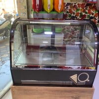 عارضه كيك للبيع استخدام قليل  للتواصل 07837481308