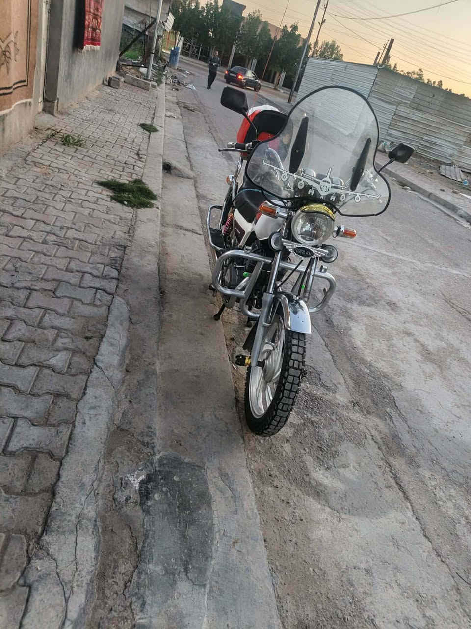 سلام عليكم شباب
جونده للبيع موديل ٢٠١٦ 
أوراقه موجودة 
من كلشي جاهزة كهربائيات كله شغاله كلشي مبدل جديد 
مكاني بغداد قرب بسمايه سعره ٦٠٠ 
خاص مغلق ***********
