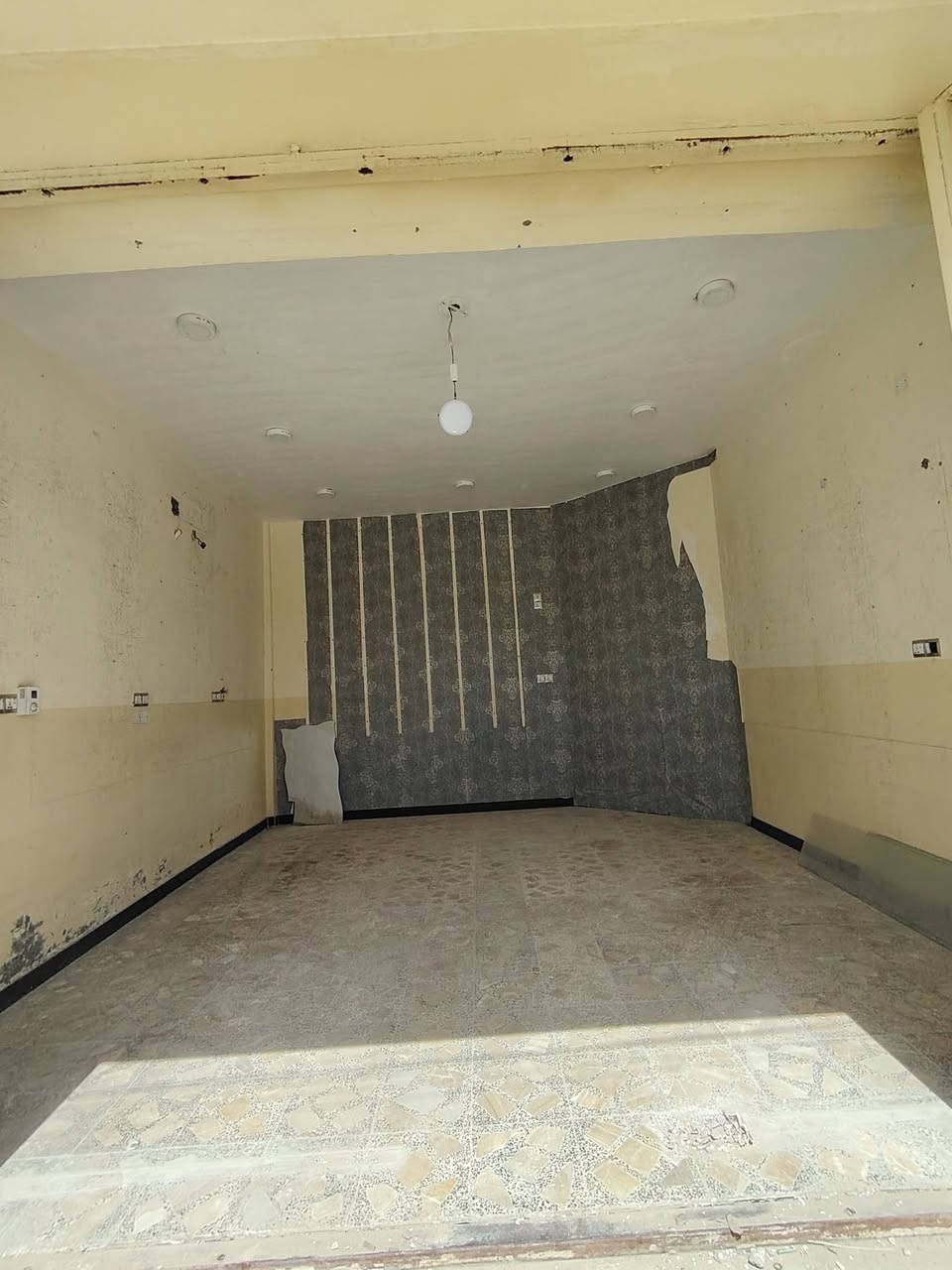 من رخصه الادمن: السلام عليكم محل ايجار المكان الديوانيه الجلبيه شارع الزهور يصلح اسواق / مكتبه /محل عقار / صيدليه / عياده مضمد / محل ملابس / كوزمتك نسائيه /  للاستفسار  ***********
