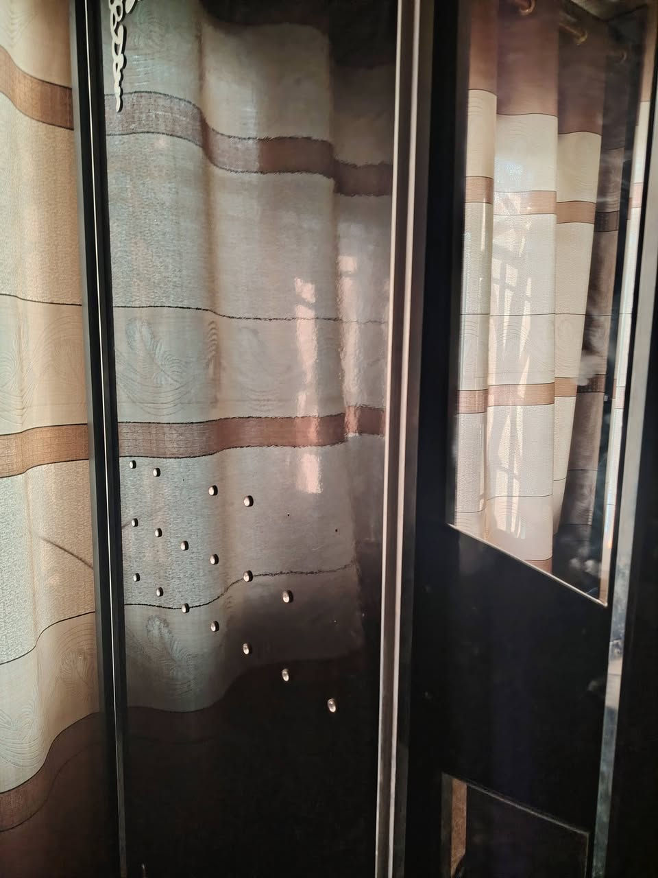 ا
السلام عليكم
غرفه تركي للبيع كنتور تعبان مثل ما موضح بالصوره والباقي انضاف الكشن فصلتو ب ٧٥ الف
ادفع سعر عجبني ابيعك
مكان حي السكر
*********** للاستفسار
