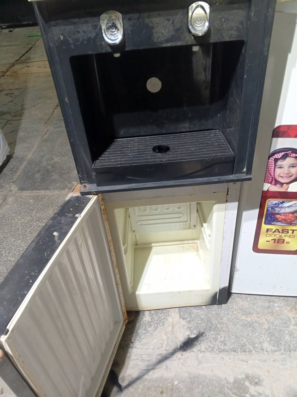 براد ماء بارد وحار ماداخل تصليح ابد السعر ب60 المكان بصره الجبيله ***********

