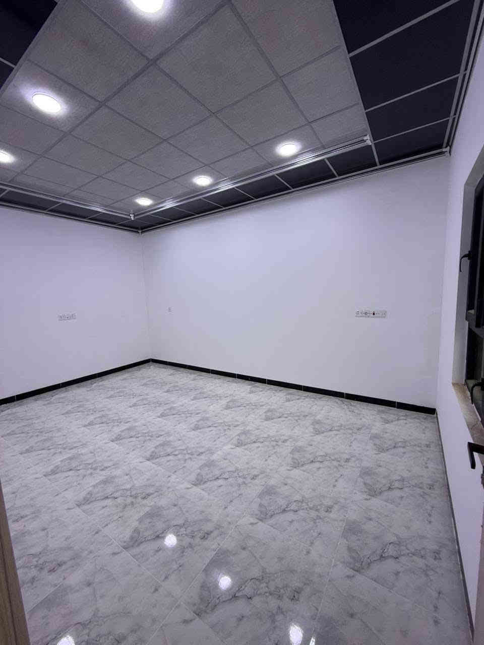 اعلان 1895

دار 100 م للبيع #طابو #طابق_واحد 

#الموقع حي العسكري قرب مستوصف الزوراء 

#بناء_صفر

السعر 67 مليون

للاستفسار ***********
