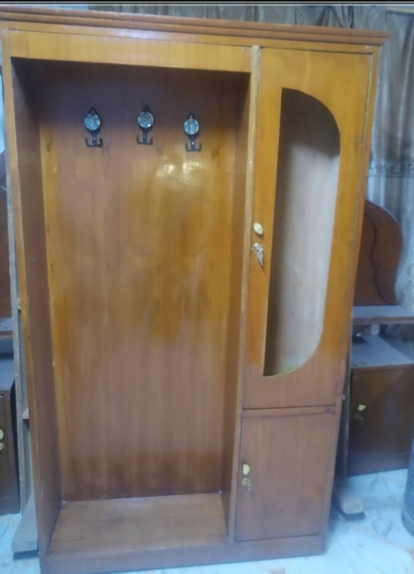 ملحقات غرفه  نضيفات وجاهزات نقص بس ميز مرايه 335 وبيهة مجال شراي خاص عنوان ديوانيه عمارات نسيج ***********
*********** ديوانية, القادسية
