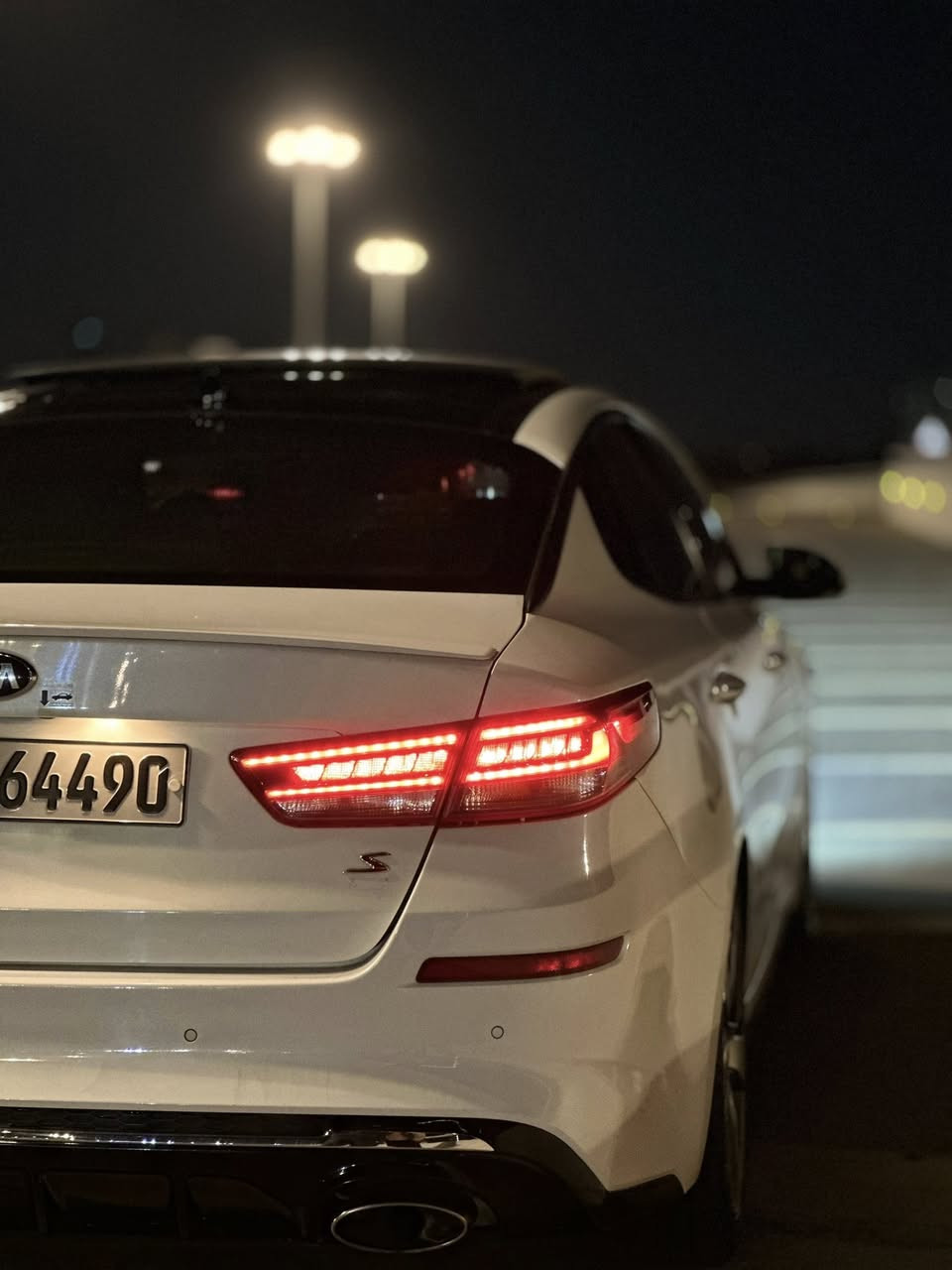 سلام عليكم اوبتما 2019 فئة S
ماشيه 97 M
مواصفاتها معروفه 
بانورما 
كشنات جلد 
كرسي سايق كهرباء 
شاشه جبيرة 
سستم صوت 
رادار حساسات 
كامرة خلفية 
حادث امريكا جاملغ خلفي صبغ 
وبلعراق انطخت الباب مال سايق ولجاملغ بدلتهن مال كصه حاويه بدون صبغ بدون ايرباكات بدون شاصي بدون لغد
السعر153 وبيها مجال 
 عنوان السياره بغداد 
هـ***********
