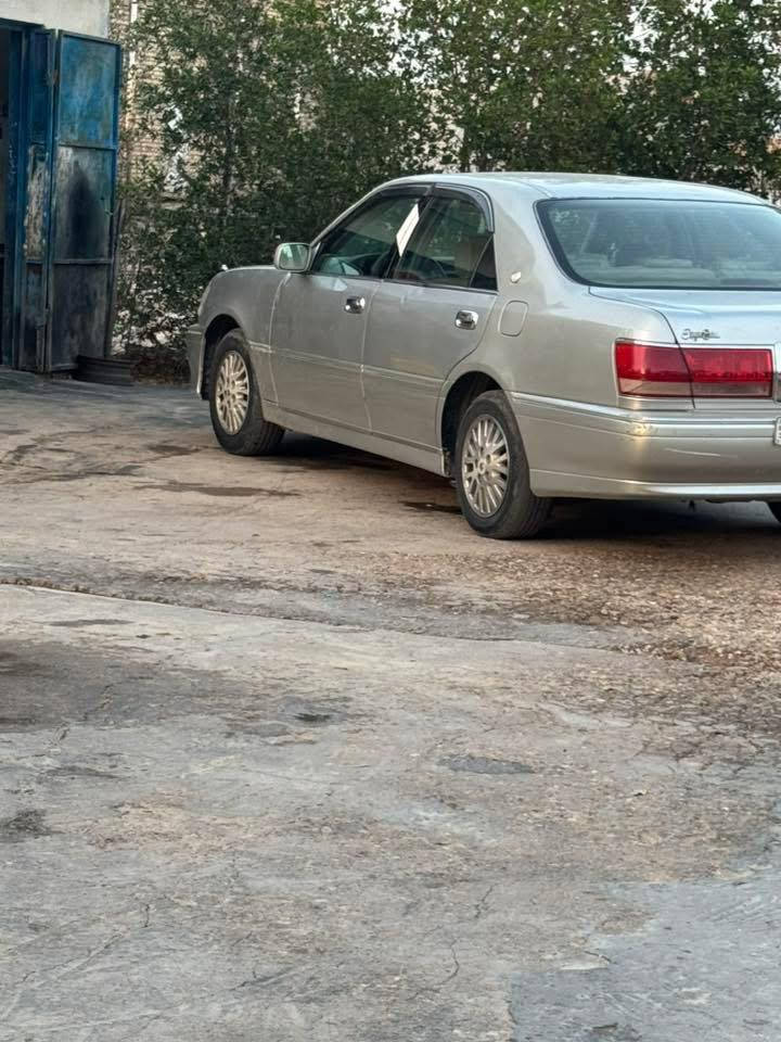 ادوات ادوات ادوات جنـون موديل 2003 كرستال اصل كصه قمـاره سياره مرقمه طبق الاصل عل الشاصي مكينه دي فور الصغير حداديه جديده تبريـد ثلـج العنوان العمـاره *********** السعر 43 وبيه مجال حك الجيه فقـط
