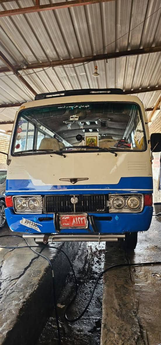 السلام عليكم كوستر للبيع موديل 81 مكينه كاز مكينه كير جدد سياره حلوه تخوم تايرت كهربائيات كلها جدد كلها شغال شاشه دمام مكان نجف ابو السنويه ببغداد يسوي وكاله السعر اربع ملايين وربع وبيها مجال للطيبين مكان نجف اتصل وبخير تدلل***********
