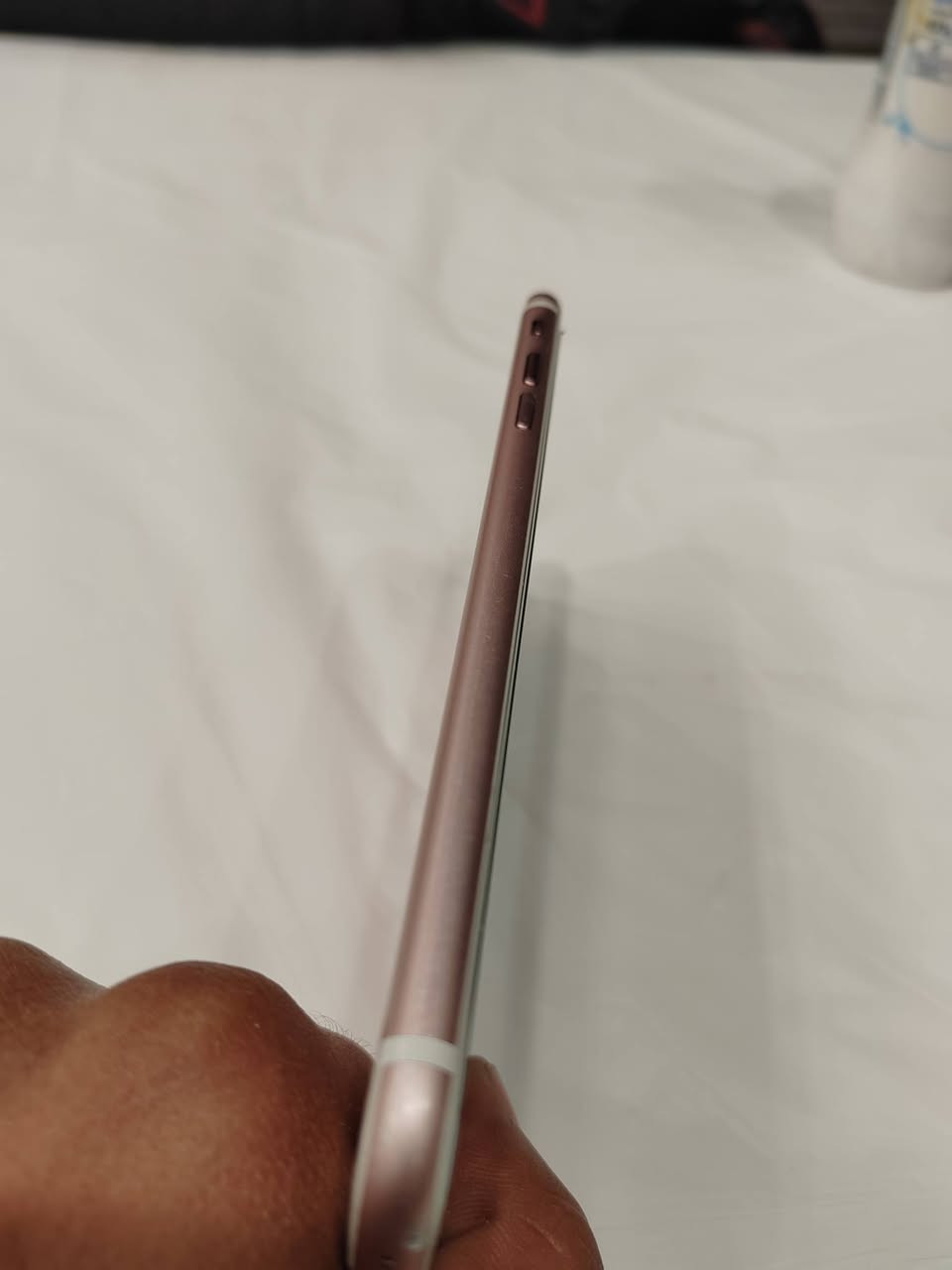 للبيع ايفون سفن بلاص جهاز نضيف شرط الشغل ذاكرة 128 فقط مبدل شاشة اصلي سعر ميت الف  وبي مجال***********
