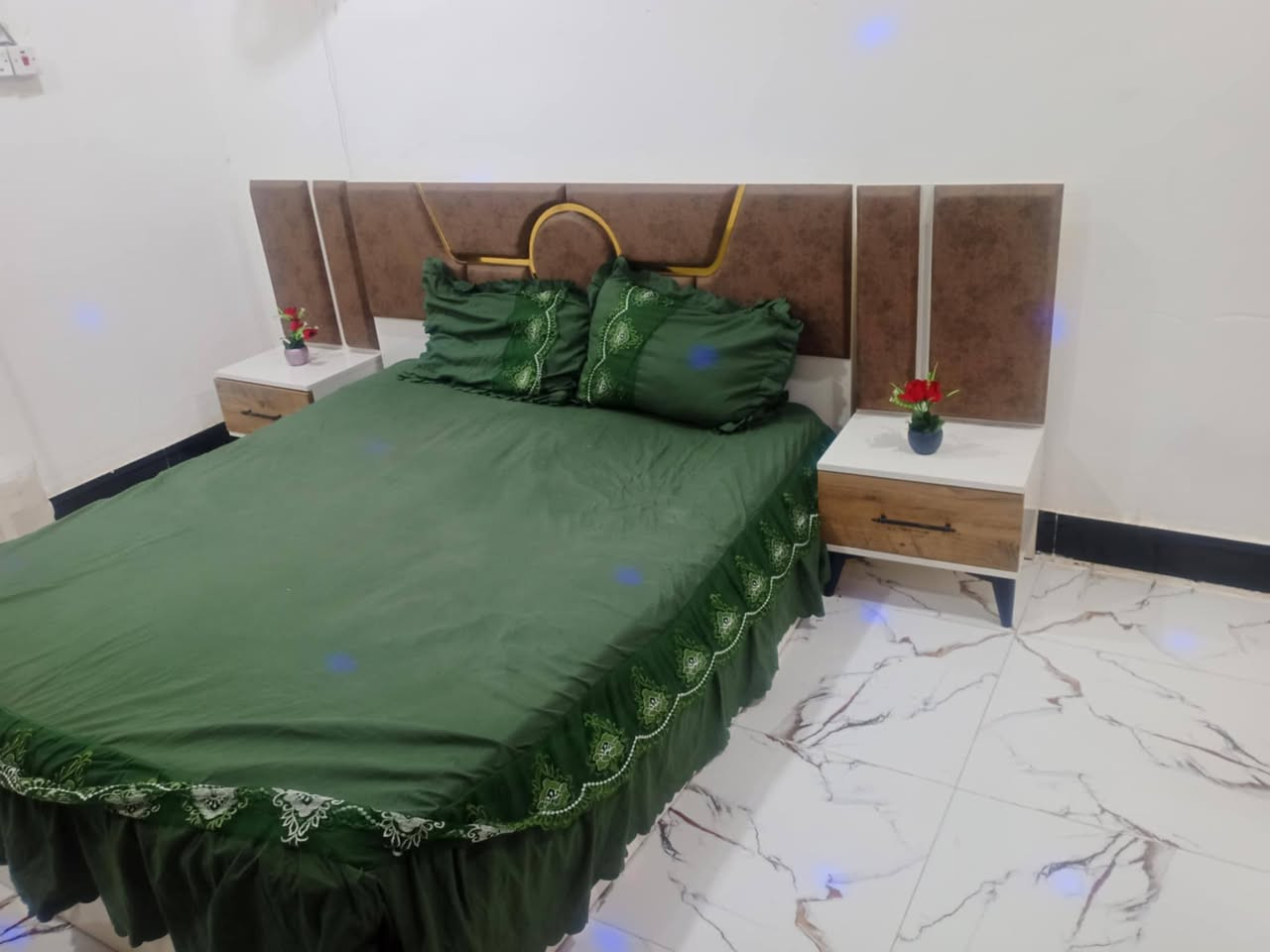 سلام عليكم غرفه تركيه للبيع جديده استخدام شهرين فقط ***********
