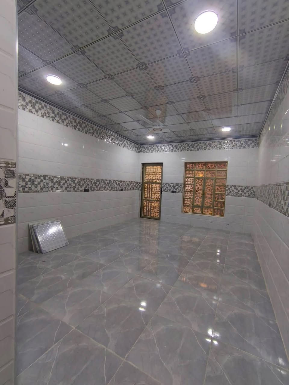 🕋 بسم الله الرحمن الرحيم 🕋

السلام وعليكم
 
🏡     🏘      🏚 

#يوجد_بيت_للبيع

#العنوان  الفلوجة 
#المنطقة حي الخضراء// خلف جامع #التقوئ

✅المساحة : 250م
⬆️ الوجة : 12.50م
🏞️النزال : 20م
 
غرف 2
استقبال 
صالة
مناور 3
مطبخ
صحيات 3
الجدران سيراميك
الارضية سيراميك 
السقوف جبسن بورد
حديقة + كراج سيارة 

                       #بناء 🧱 : طابوك 
      
     #شارع 🏞️⬆️⬆️ : 10م كامل الخدمات من تبليط مدارس اسواق 

  #السعر_محدد_من_قبل_البائع 
    
        
        ⚖️⚖️   نوع الملك : طابو صرف تحويل مباشر  🏙 

            #السعر💰💸:  175 مليون وبي مجال قليل
⭕ الاستفسار اكثر رجا مراجعة 

🥇#مكتب_العزه_للعقار
  
ملاحظة/ السعر محدد من قبل صاحب العقار

💯علماً البيت جاهز للسكن🗣️
     
        ((شعارنا المصداقية)) 

⭕ اذا عندك عقار تريد تعرضه للبيع او تريد تشتري عقار  الاستفسار أكثر 

مراجعة (((مكتب العزه اللعقار))) 

________________________________

📬فقط ارسال المعلومات  على الواتساب او الاتصال على هواتف المكتب 

🤳متابعة الصفحه يصلك كل ما هو جديد

⏪ملاحضه: السعرالعقار  يحدد من قبل البائع

  🏘️بيع وشراء الأراضي السكنية والزراعية وكافة

 العقارات🏘️🌐Anbar Fallujah_ الانبار الفلوجة🌐.

       ((««نستقبل هواتفكم على لارقام التالية»»    
 واتساب واتصال***********
واتساب واتصال ***********
واتساب واتصال ***********
