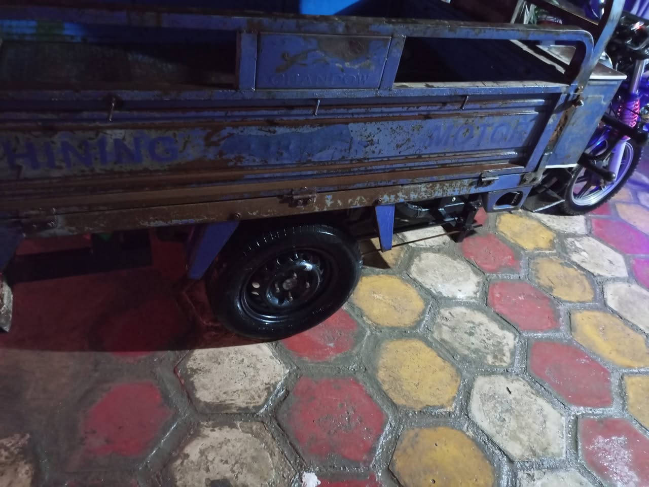 السلام عليكم ستوته للبيع مديل 2016 اوراق بسمي مكاني كربلاء الي شراي هذه رقمي ***********
