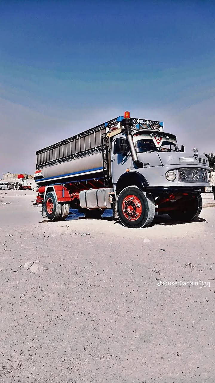 للبيع اقجم مديل  ٨٣ محرك جديدة سوبر تخم تاير رقم  نكليزي مداور ثاني يوم الستفسار على هاذ رقم ***********
