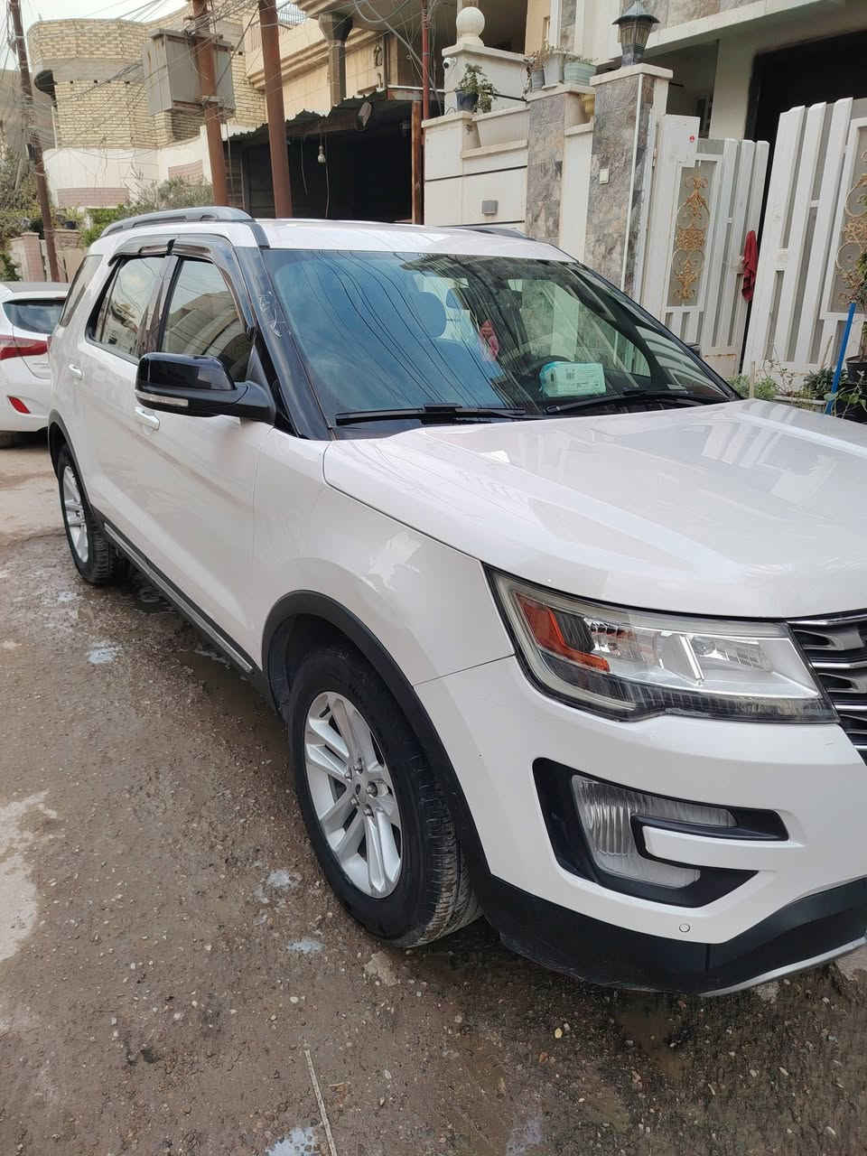 اكسبلورر2017 رقم أربيل بسمي مواصفاته XLT تحكم استيرن شفتات اشاير بل مري رادار حساسات خلفيه اماميه كامره خلفيه كشنات كهرباء وجلد وتدفئه كروز سرعه صندوق كهرباء توويل تبريد ثلاث قطع حادثه بأمريكا صندوق ومبدل بنفس اللون بدون ايرباك وبل عراق صار بيه جاملغ عكس السايق وربع البنيد ماشيه 161الف كيلو محرك كير تبريد إطارات كله بحاله جيده  رايده 180ورقة ملاحظة السياره جدا نظيفه مكانه بغداد شراي اتصل  ***********
