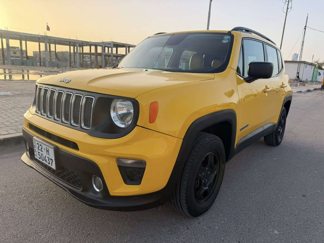 جيب رنكد موديل 18 سنويه لل 30 حادث جاملغ سياره وضع الشركه )                   سعر 110 وبيها مجال المكان البصره )***********
