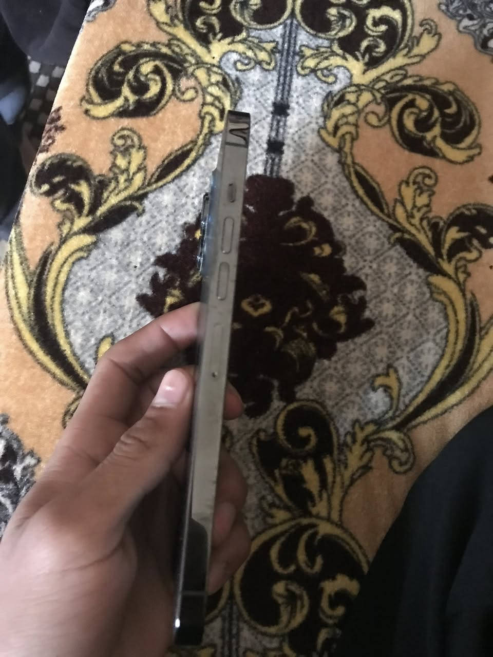 السلام عليكم ايفون ١٣برو ماكس  ما مفتوح بطاريه ٩٣ ذاكره ٢٥٦ رايده ب٧٨٠ وبيه مجال حيل نضيف ***********
