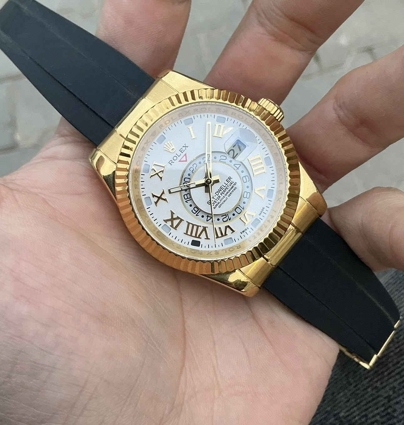 السلام عليكم ساعة رولگس سكاي دويلر 
اوتوماتيك
مينة مميزة
قرص GMT داخلي
عقارب وارقام لامينوس
قطر 40 
مختمة بالكامل
قفل بحري
135 الف


**إذا كنت صاحب هذا الإعلان وتريد حذفه لأي سبب، رجاءا أرسل رسالة إلى الدعم الفني**