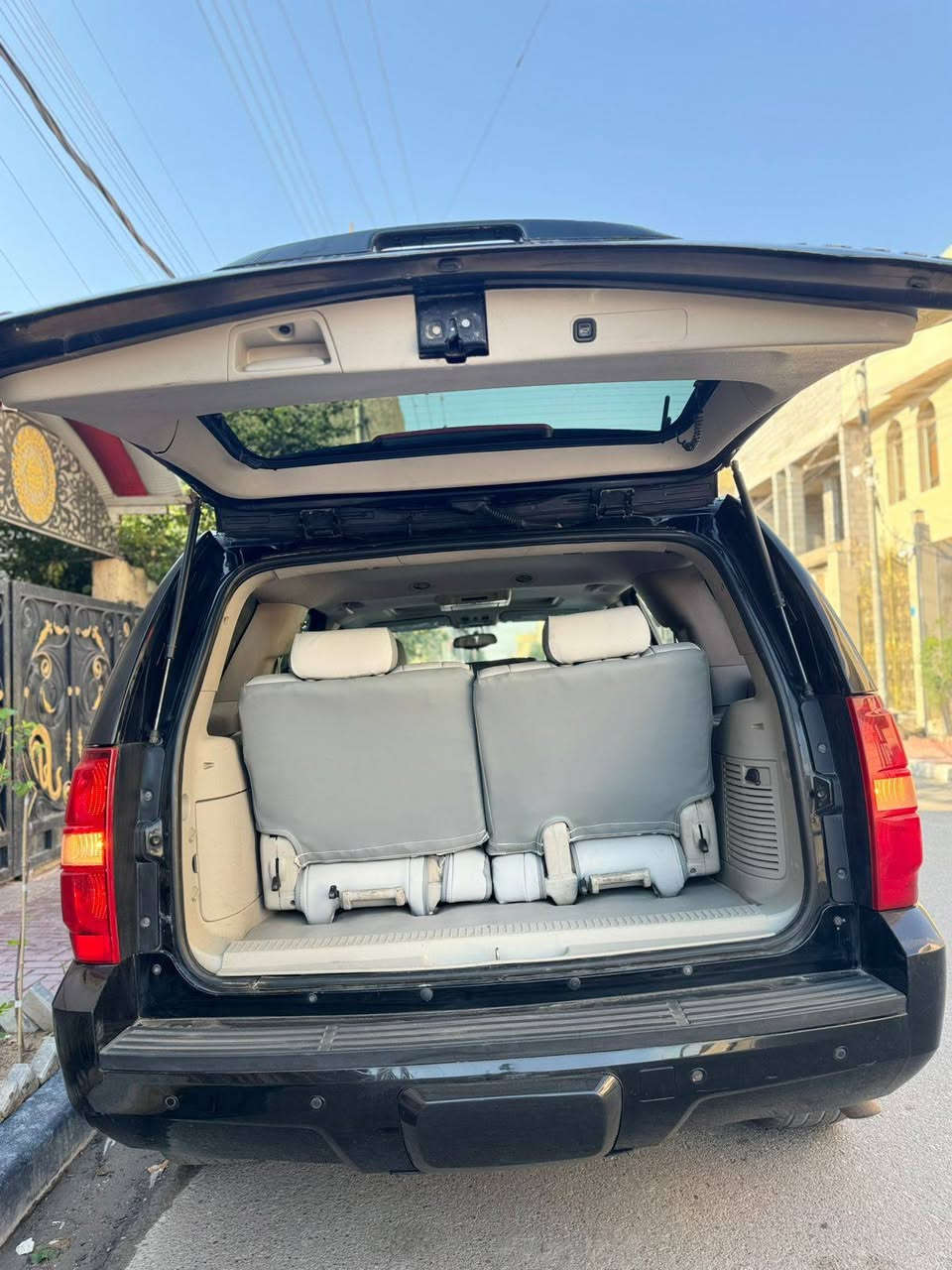 تاهو للبيع موديل 2014 ادوات 
مكفوله من كصه حداديه جديده تخم تاير مكينه وكير  مكفلات سعر 130 رقم الهاتف ***********
