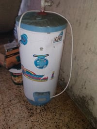 سخان مستعمل باب اول الاصلي  مكاني السيدية 75 07726628805