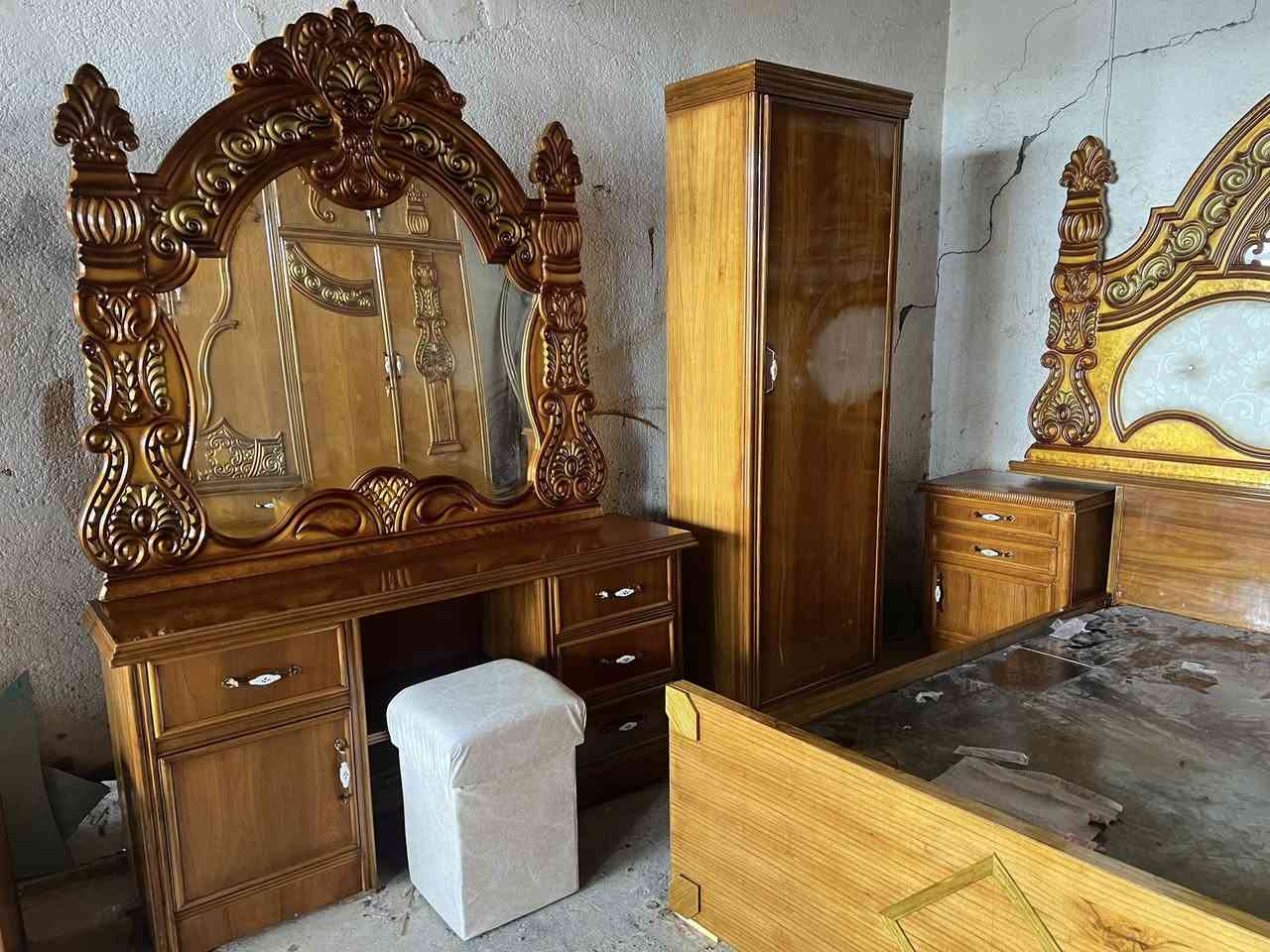 غرفه نوم صاج داخل وخارج عدد3
المكان بابل قضاء المحاويل مقابل معسكر المحاويل البوابة الشمالية بتجاه بغداد 
يوجد لدينا خدمة توصيل 
للاستفسار الاتصال على الرقم التالي *********** او التواصل عبر الواتساب برقم الاسيا
