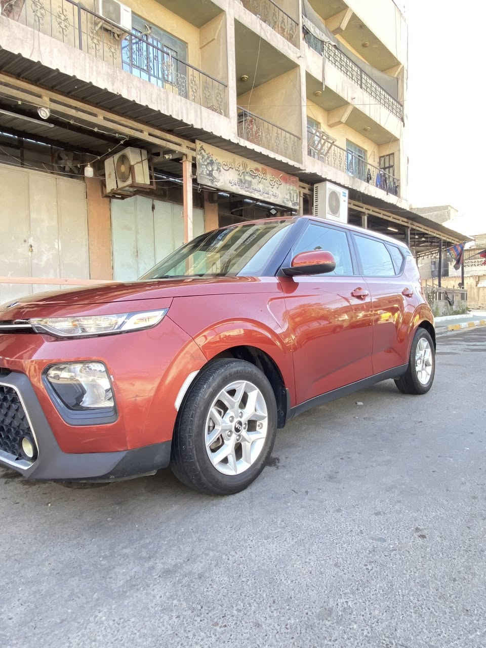 يالله السلام عليكم
كيه صول LXموديل 2020 🏁Sماشيه 48m لون مشمشي ☑️وارد امريكي  🇺🇸

حادث سياره جاملغ اليمنه  نفسه متعمر ليبل واحد سياره 

وبارد بل باب مال صدر مال جاملغ راجع عليه موجوده صور يمك بدون شاصي بدون لغد خير من الله 

موصفات السياره رادار بل مري جانبي رادر امام توقف ذاتي 

كامره تحديد مسار  شاشه كبيره كاربلي تحكم بل ستيرن كير اوتو عادي S8نمر. مكينه 2000 دوش 

سياره رقم اربيل الجديد سنويه 28 مصاقطه 

هذا رقمي *********** ☎️

شارع فلسطين
