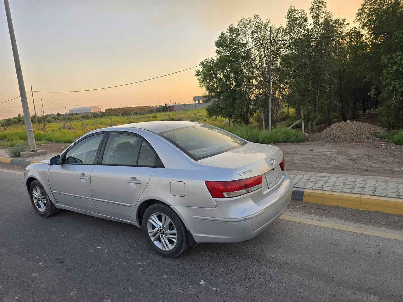 سوناتا موديل 2009 خليجي
مكينه 2400 
صبغ حزام للجماليه 
السياره جاهزه من جميع النواحي
السعر 88  
اتصال ***********
