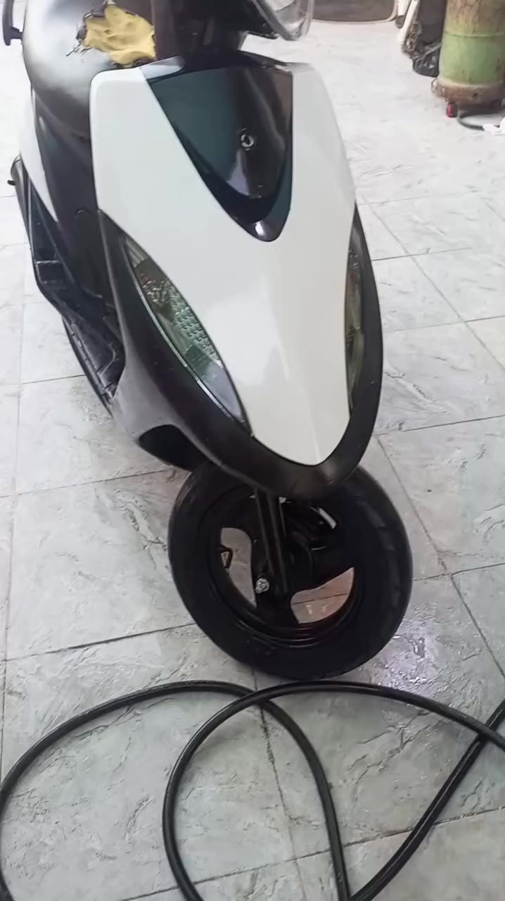 صوت المكينه خرسه بيه صوت بس بل كلج الامامي تعبان بيه معدل مخيف دراجه حلو ومرتبه نقصه بس كيج ضفيره بلاديه عقل بلادي بريك جديد واير سكليتر جديد الله شاهد لاعطلات ولاشي صرف بانزين اقتصادي تريد مراوس وتريد بيع عادي العنوان فلوجه شهداء قرب جامع التقوئ *********** وتساب وخاص مفتوح
