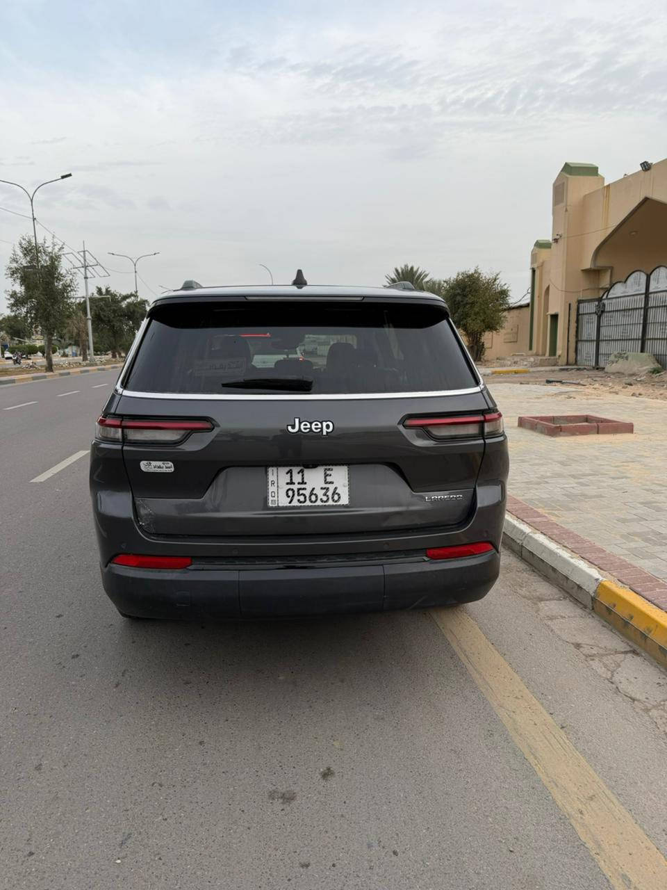 جيب لاريدو 2023 ماشية 28 الف رقم بغداد 
تبديل بنيدنفس لون + جاملغ 
السعر 248 ورقة 
***********
