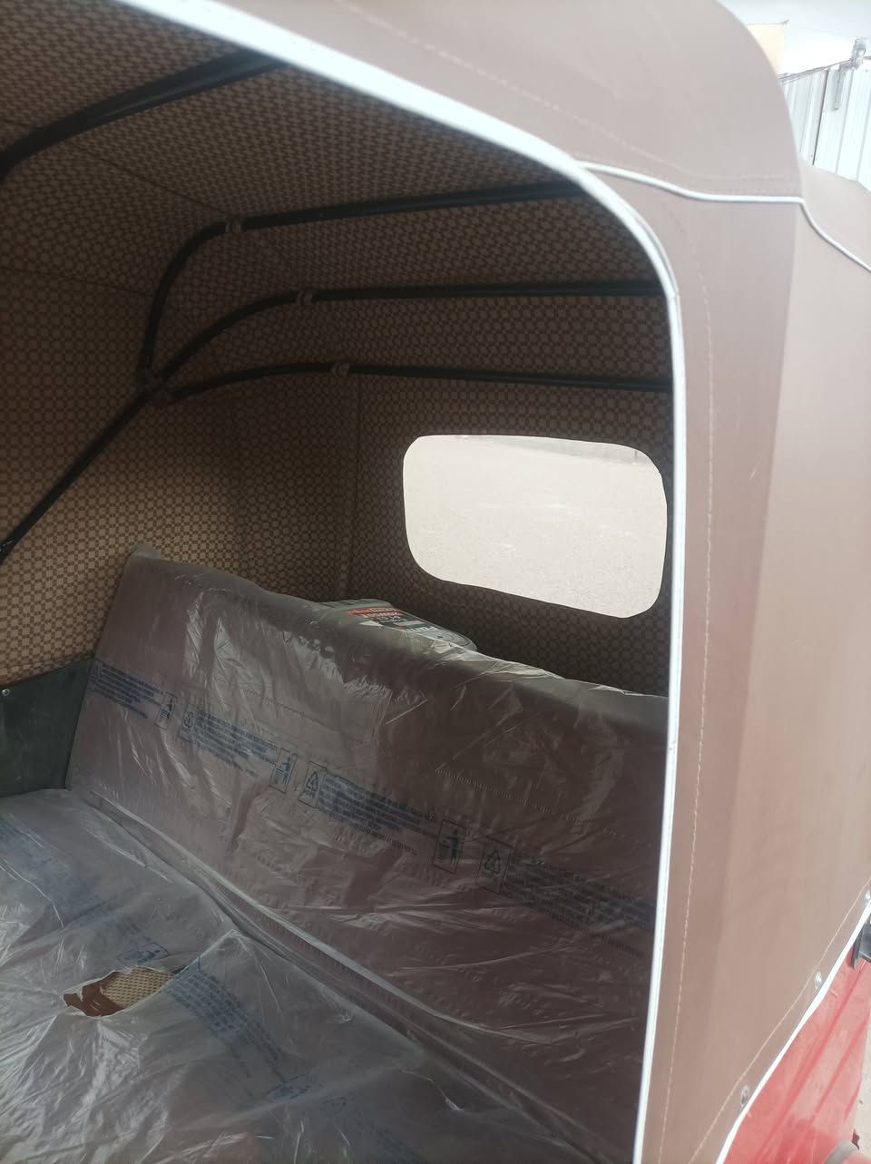 سلام عليكم تكتك باجاج موديل 2018تكتك نضيفه كلشي كامل بيهه گبل للشارع رقم وسنويه 0787463050/*********** السعر 5ونص وبيهه مجال
