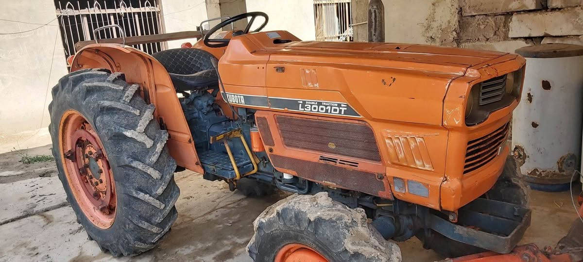 كابوته ياباني
لا تبخير ولا تنقيص 
محرك 4
تايرات  نص عمر 
المعدات الي وراها 
رفاسه + فيدان+ خرماشه+ ديجر 
العنوان صلاح الدين قضاء بلد ناحية يثرب 
رقم الهاتف ***********
 السعر 11 مليون وبيها مجال
