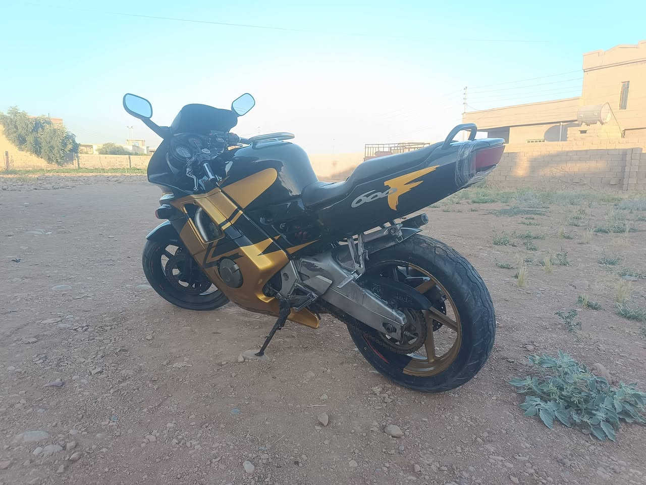 السعر 14 قفل / هوندا CBR600cc
دراجه جاهزه 
شغل واطلع شرط لا تبخير ولا صرف
كير ناعم 
شعله ومعدل

ترهم مراوس بأقل منها واخذ فرق 
ما تناسبك علق تعليق حلو ارفع المنشور 
وشكرا


**إذا كنت صاحب هذا الإعلان وتريد حذفه لأي سبب، رجاءا أرسل رسالة إلى الدعم الفني**