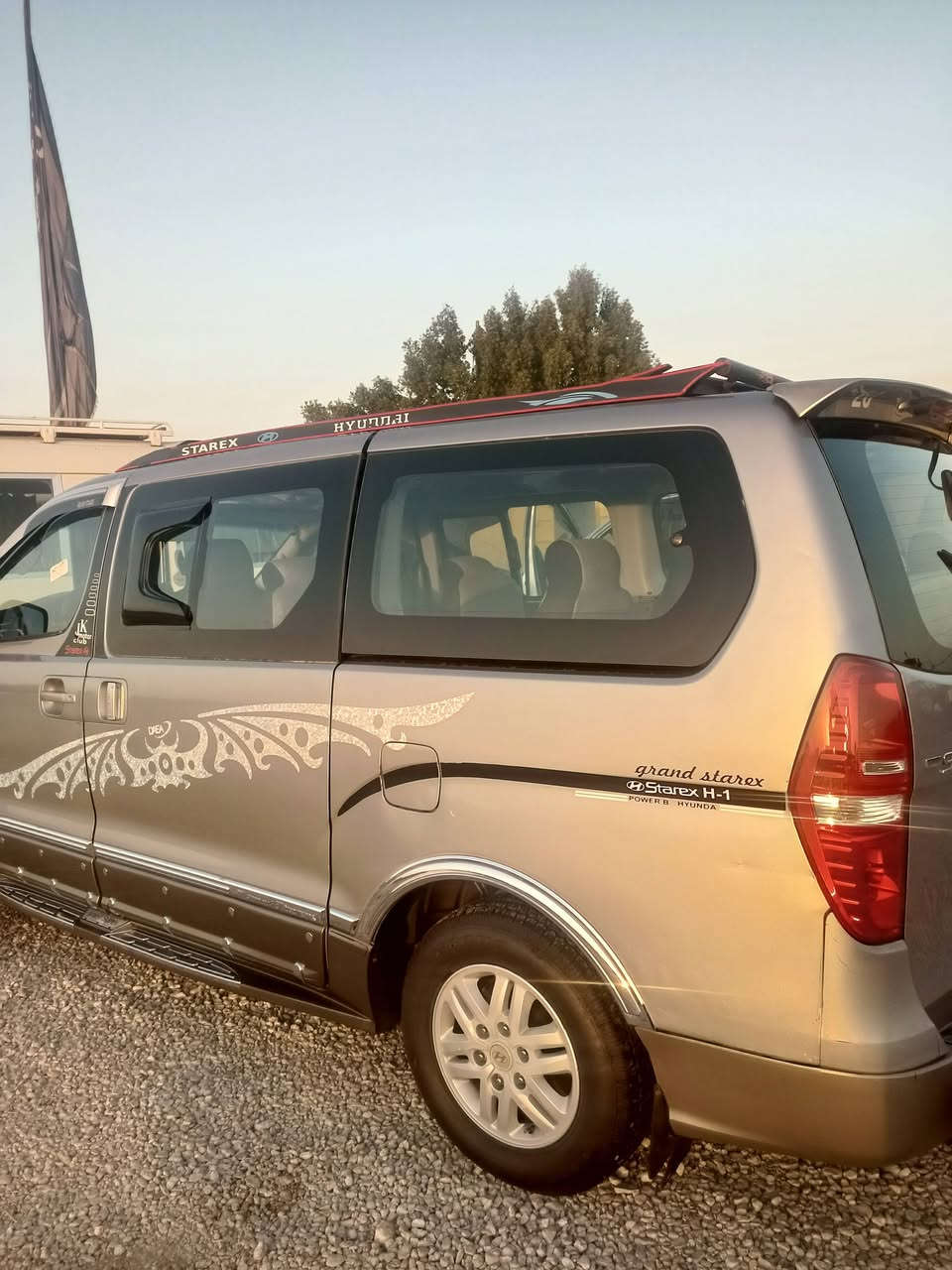 سلام عليكم للبيع 
ستاركس مسكر موديل 11اوتو ماتيك مكينه بلاديه قبق اسود جاهزه ماعايزه برغي بسمي مداور ثاني يوم للاستفسار الاتصال ***********
