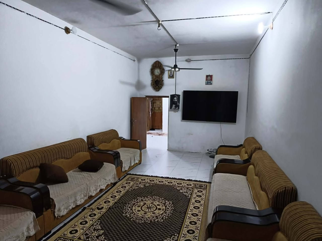 سلام عليكم
بيت للبيع المساحه 200م زراعي البيت جاهز وبناء مرتب العنوان شارع السفينه شارع السفير
للإستفسار اتصل ***********
