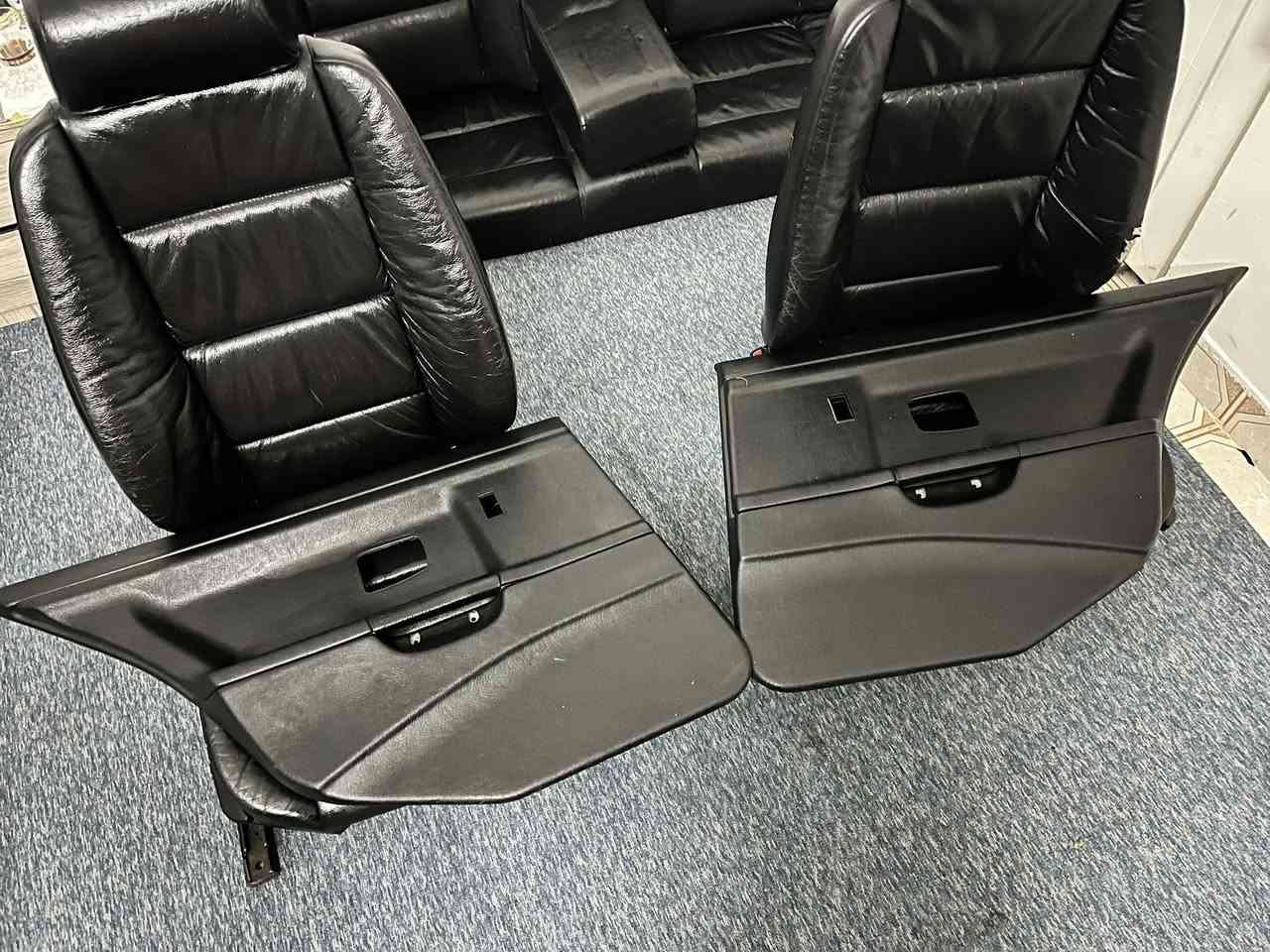 سلام عليكم شباب غرفه ارباك كامل لبيع حاويه موديل ١٩٩٥ جلد و جام كهرباي 28 قطعه سعرها 6ورقات نص من اخير 
مكاني اربيل 
***********
