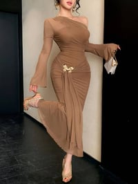 قياس لارج السعر 23 للحجز  واتساب 07767744034