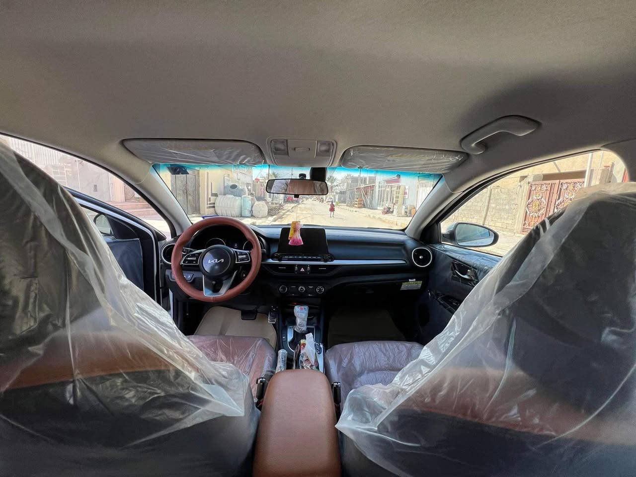 كيا فورتي 2021للبيع ماشية 41الف وارد أمريكي السعر135  تحديد مسار /🤖قيادة آلية /مثبت سرعة /مانع انزلاق /رادار 
السيارة جديدة مال جناي     نص فول مكينة 2000دوش       الشراي يتصل :***********

