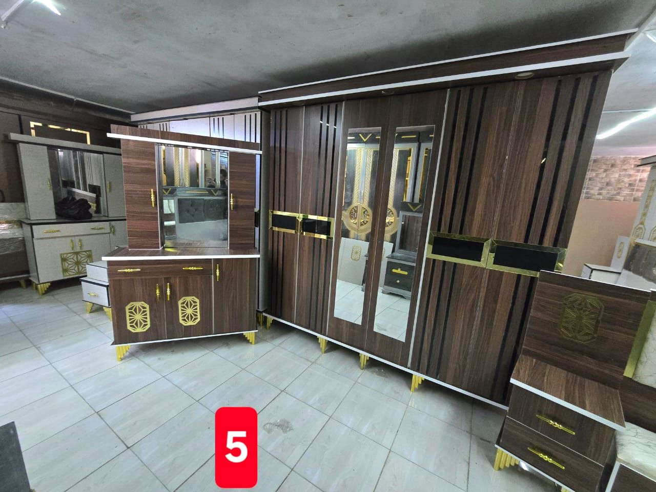 😎#تكسير الاسعاار بلش 😍
👑بس⛔️ ب4مليون و700الف مع فرشة هددددية😍😎
🔥👈 احدث واجمل تصاميم غرف النوم خشب لمايكا 👍🏼
📲للاستعلااام
الغرفة مؤلفة من..
1️⃣#خزانة 6 ابواب فتح220 _225
2️⃣ #تخت مجوز صندوق،150×190
 3️⃣#بيرو مراي 4دروج+بابين
4️⃣ #كمديناات عدد 2 مع تاج

 5️⃣شازلونة لتخت بأحدث تصميم
6️⃣الغرفة نوم خشب  #ميلامين سماكة 13 بالكامل
🚛يوجد توصيل وتركيب
🌹🌹🌹🌹
👈 التواصل والاستفسار مسنجر 💥


**إذا كنت صاحب هذا الإعلان وتريد حذفه لأي سبب، رجاءا أرسل رسالة إلى الدعم الفني**