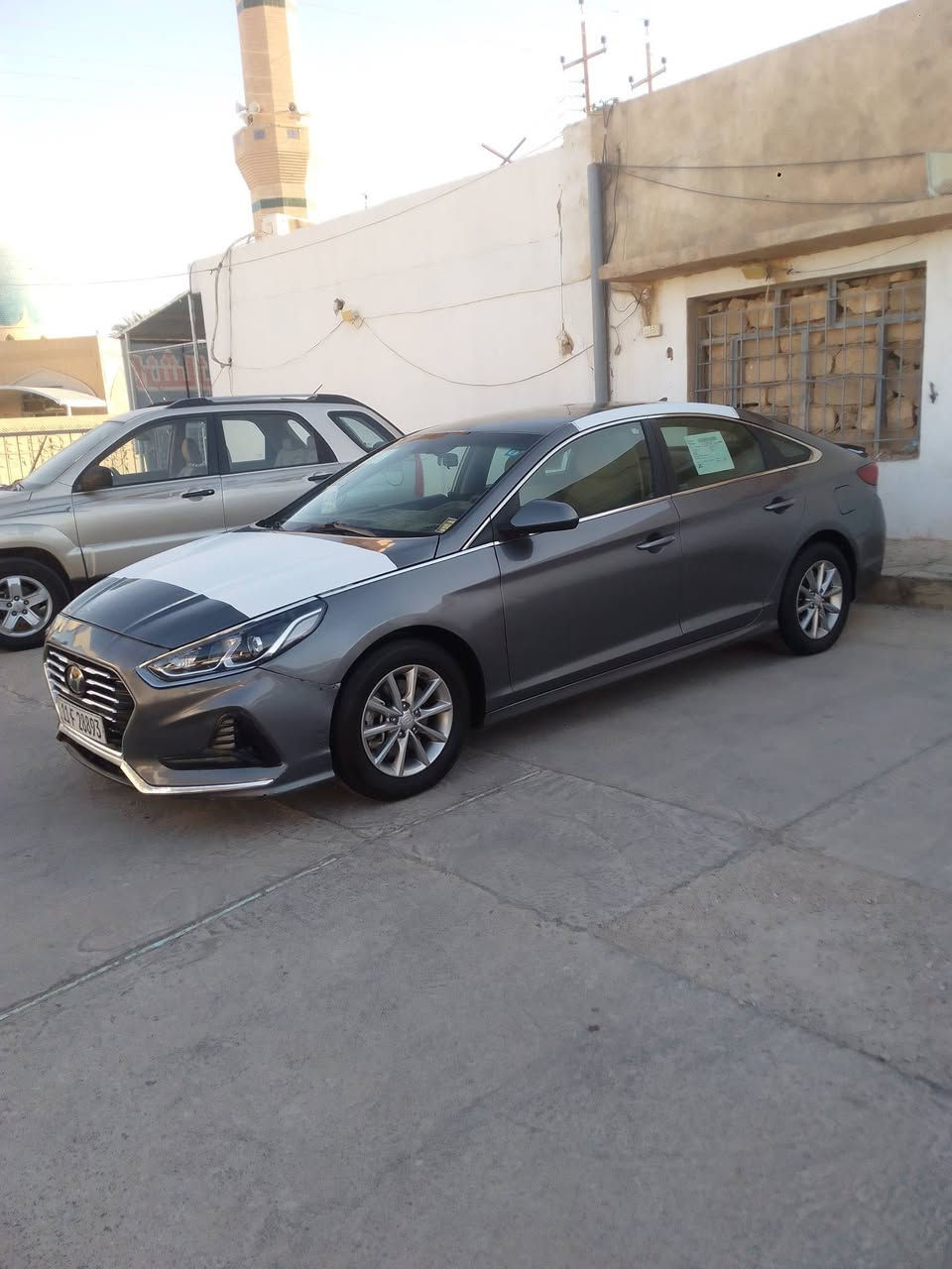 سلام عليكم
للبيع سوناتا 
موديل 2018
وارد امريكي صور حادث مرفقة
 مواصفات عادية 
رقم بغداد جديد تحويل مباشر 
عارضهة 120 وبية مجال 
***********
