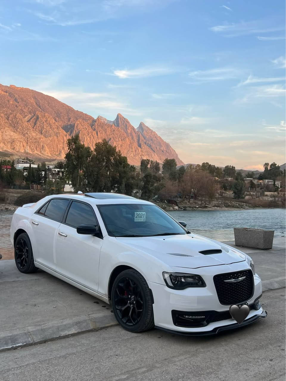 CHRYSLER.300 DUBA2021 Iشکل گؤراو.   فول مواسەفات 
پانوراما.شاشه گه وره..جلد.
كوشن سارد و گه رم.لايت ئوتو.ليد.
دوو جام ئوتو.پە رداخ ساردو گەرم ئاوينه عيشارت.حساس.
كاميرا.كوشن كاره بايي.ويل حجم(20)
تا قم تایە لؤک بي ليدان پيش و داواي كه پسه.سه قف به شه رت. براوه يه.هه موو گياني به شه رت مالي دوسته.گيرومه كينه ته بريد.كاره بايي هه موو به شه رت.بو زانياري زياتر تيل بك***********..                          86$ مەجال دخان, السليمانية
