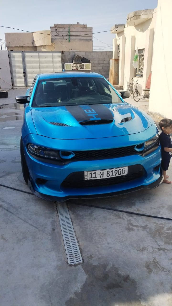 جارجر ١٦ اصل حدثه بس دعاميه وكلير سياره فول فول موصفات
شوف سونار موجود لون مميز بحري حته دعاميات وادي بدي موجوده ماشدهن تليفون ***********
