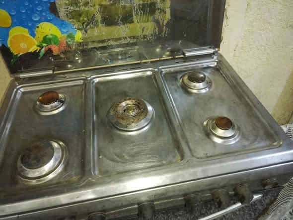 السلام عليكم طباخ فرش المصري نضيف وشغال كله شرط الفحص السعر 150 مكاني كربلاء الشبانات ***********
