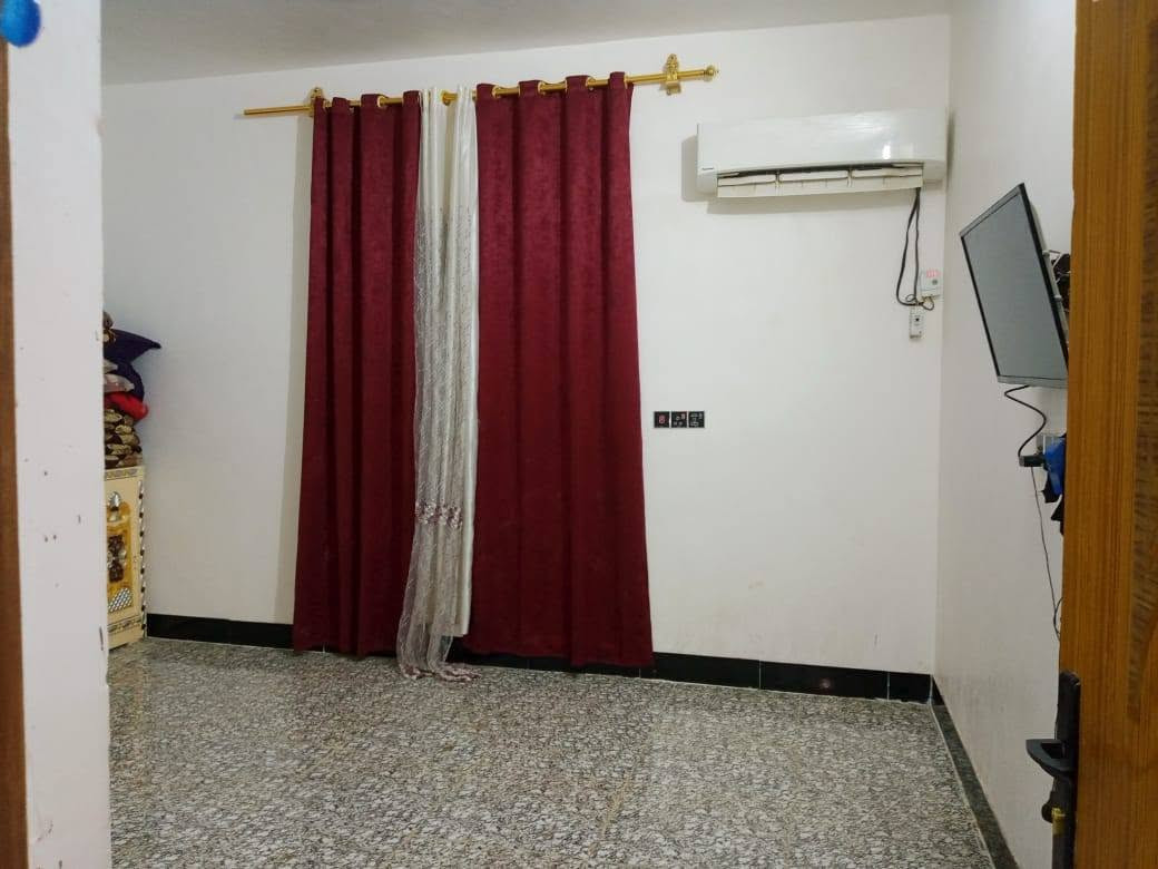 يالله سلام عليكم بيت للببع زراعي مقبيل البراز من جهت الشفيج مساحه 200 متر غرفتين وصاله وستقبال حصيات دخليه وخارجيه للستفسار بيه واتس ***********7
