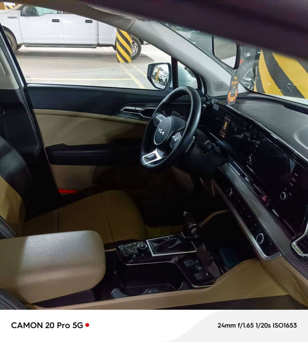 سلام عليكم
سبورتج فول عدا الفتحة موديل 2024 
ماشية 31 الف قابل لزيادة.. 
رقم بغداد.. 
سيارة على الضمان الشركة
تبديل دهن فلاتر داخل الشركة

السعر 230$ وبيه مجال
العنوان بغداد 
لاستفسار الاتصال على الرقم ***********
