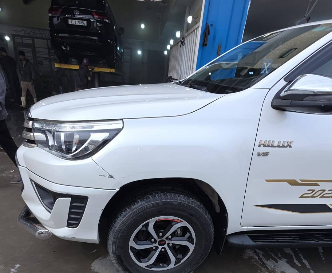 تيوتا هايلوكس 2020
عداد المسافة 90
المحرك 6v
فول مواصفات بصمة تشغيل 
بصمة ابواب 
 كشنات تبريد 
وباقي المواصفات المعروفة 
السعر ٣٢٠ ورقة /المكان بغداد 
للاستفسار
***********
