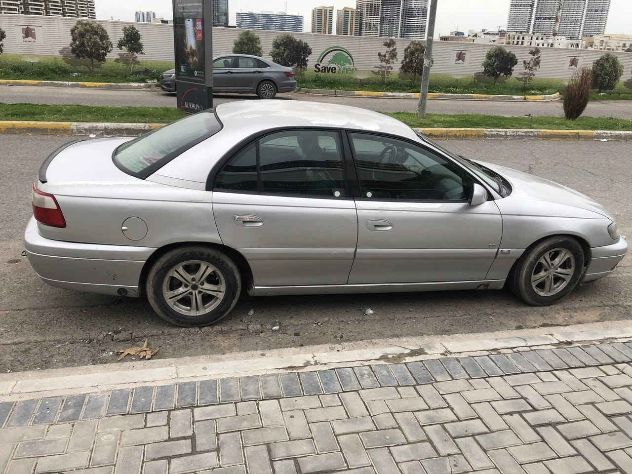 السلام عليكم 
اوبل بزون موديل ٢٠٠٠
محرك سته سلندر حجم 3.2
كير اوتوماتيك
تبريد ثلج شغال تدفيه شغال
كشينات جلد بي تدفيه لون زيتوني
كير محرك صدر امامي خلفي جديد
كهربايات كل على بلادي رقم اربيل دولي 
سنويه حتا ٢٠٢٨ هزة جديد
مكان اربيل
السعر ٧٥ ورقه و بي مجال بسيط
***********
