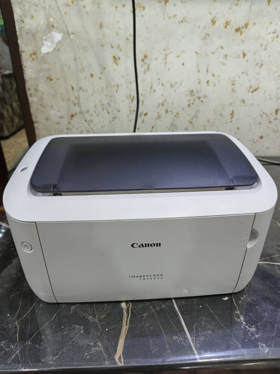 السلام عليكم... 
من رخصة الادمن المحترم... 
طابعة كانون 6030  مكفولة نظافة 100% مشتغلة بند ورق واحد فقط.. 
السعر 110 وبيها مجال قليل مكاني بغداد / حسينية الراشدية ... 
محمد الموسوي / ***********
