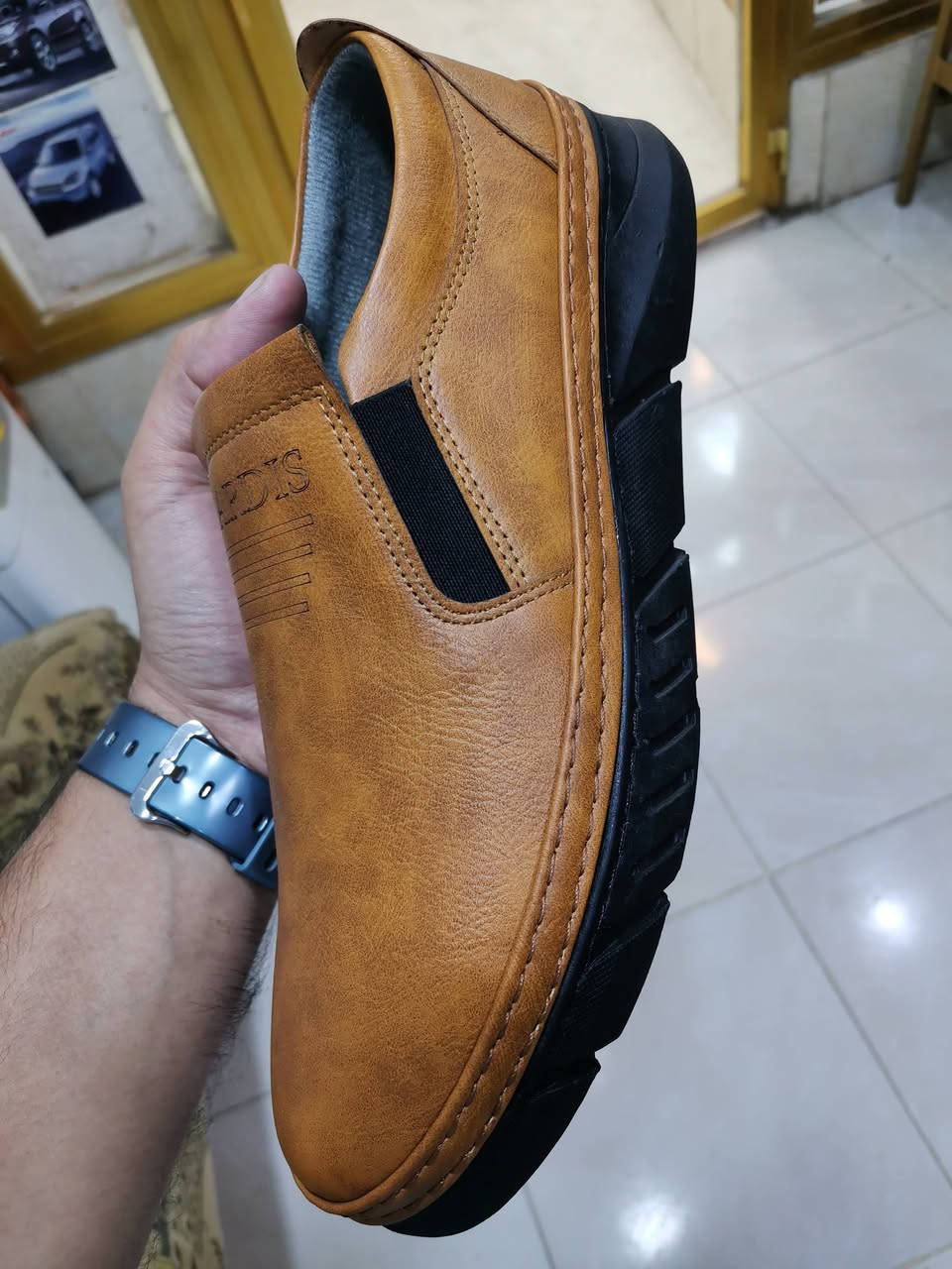 احذيه الشباب بصره عشار حنا الشيخ سعر حذاء 15 الف يتوفر توصيل ***********
