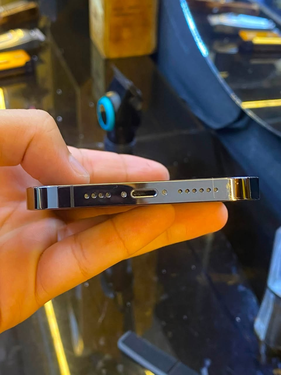 الجهاز ايفون 13 برو ماكس الذاكره 128 البطاريه 🔋البطاريه 95 الجهاز ما مفتوح شرط ما يعبر بي طخه بل شاشه مثل ما موجود وموضح بل صور اخوان الشراي يتصل عل ارقام ***********
